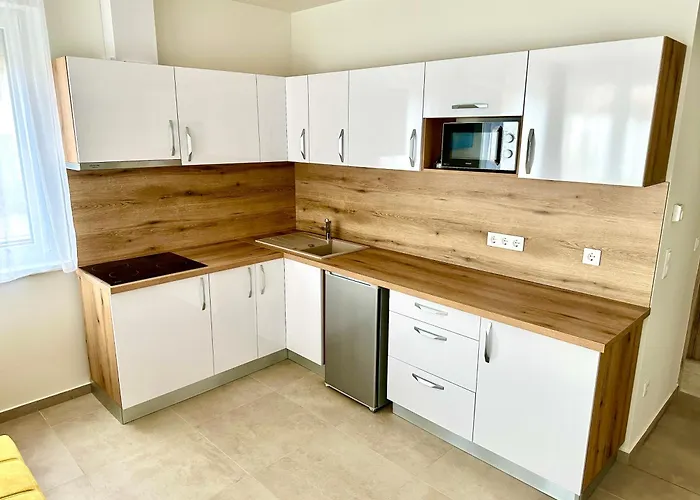 Ady Corner Premium -